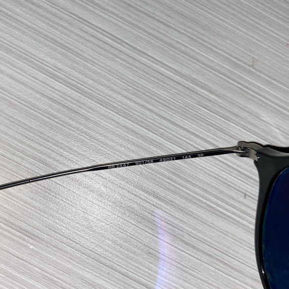 black polarized ray-bans